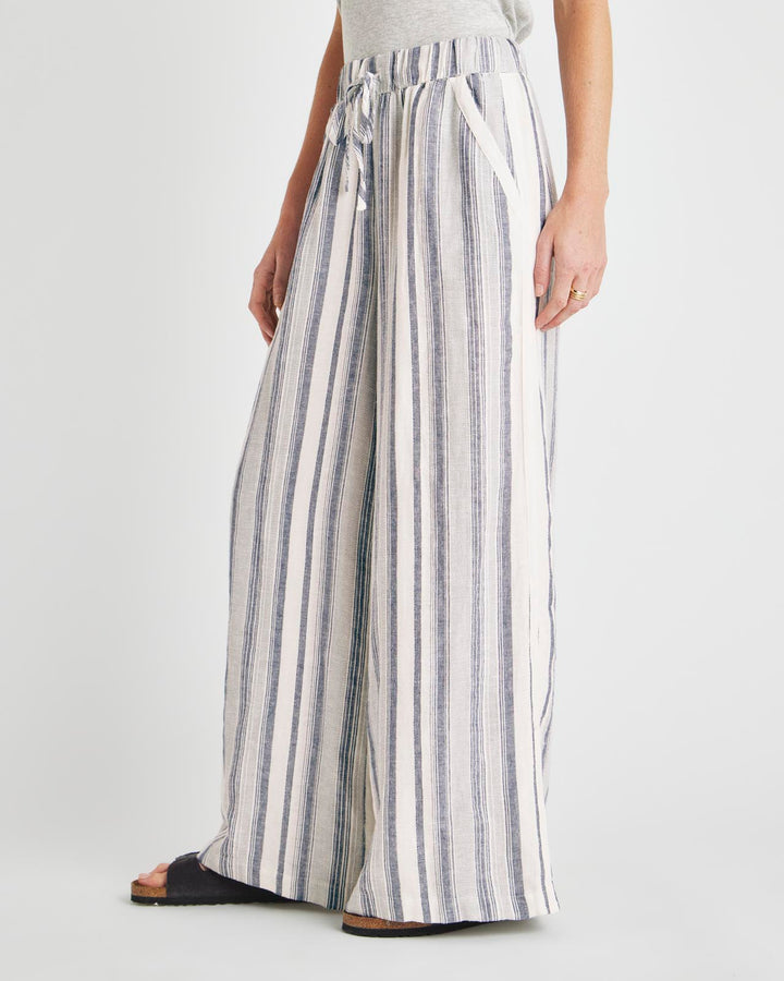 how to style striped palazzo pants and crop top | Fashionmate | Latest  Fashion Trends in India